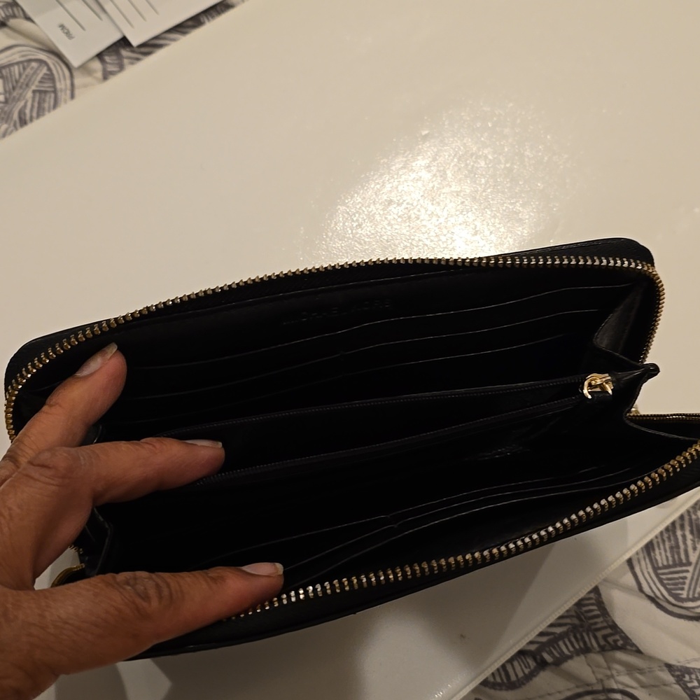 Wallet - Picture 2 of 8
